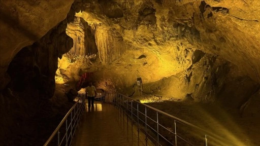 Gökgöl Mağarası bayram tatilinde yaklaşık 4 bin kişiyi ağırladı