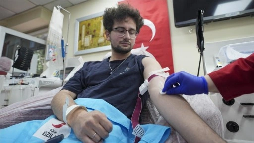 Gönüllü bağışçılar kanlarıyla hayat kurtarıyor