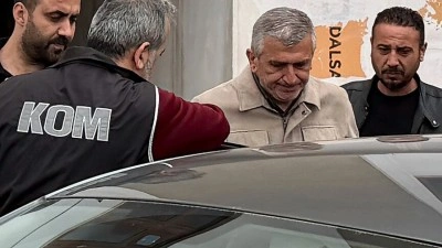 G&ouml;revden uzaklaştırılan Ak&ccedil;ako&ccedil;a Belediye Başkanı Albayrak, tahliyesine yapılan itiraz sonrası tutuklandı