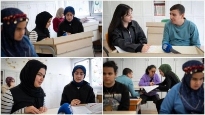 G&ouml;rme engelli lise &ouml;ğrencileri, akranlarının sesiyle sınavlara hazırlanıyor