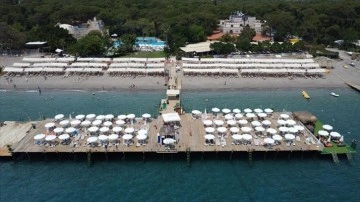 Göynük Plajı mavi bayrağı 30 yıldır bırakmıyor
