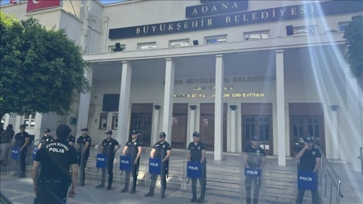 Gözaltına alınan Adana Büyükşehir Belediye Başkanı Zeydan Karalar tutuklandı