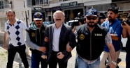 Gözaltına alınan Fetullah Gülen&#39;in yeğeni İzmir&#39;e götürüldü
