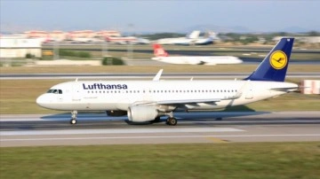 Greve giden Lufthansa çalışanları, ücretlerinin enflasyon oranında artırılmasını istiyor