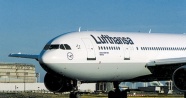 Grevler Lufthansa&#39;yı fena sarstı