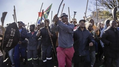 G&uuml;ney Afrika'da d&uuml;zensiz g&ouml;&ccedil;men karşıtı olaylar g&uuml;venlik endişelerine yol a&ccedil;ıyor