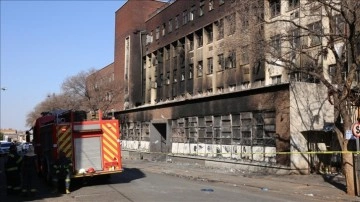 Güney Afrika'da en az 74 kişinin öldüğü yangın, "kaçak yerleşim" sorununu gündeme taş