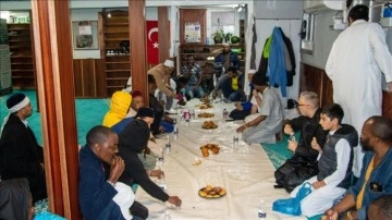 Güney Afrika'da Osmanlı yadigarı Nur'ul Hamidiye Camisi'nde iftar programı düzenlendi