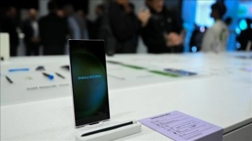 Güney Koreli Samsung, akıllı telefon satışında Apple'ı geçti