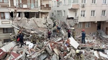 Güngören'de yıkım sırasında 6 katlı bina çöktü