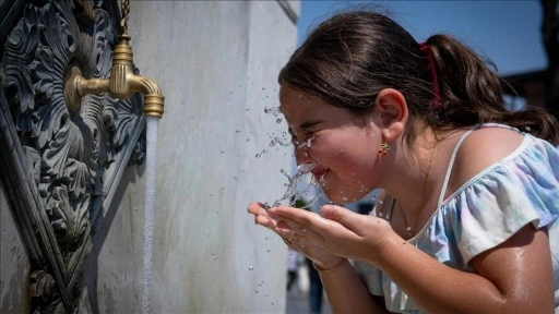 Günün ilk yarısında 46,9 dereceyle en yüksek sıcaklık Siirt'in Kurtalan ilçesinde ölçüldü