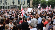 Gürcistan&#039;da protestocular parlamentoyu kuşattı