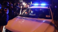 Gürcistan&#039;da Rus gazeteciyi protesto eden göstericilerle polis arasında arbede