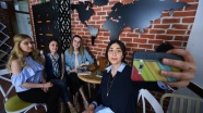Gürcistanlı öğrenciler Başbakan Yıldırım'ı bekliyor
