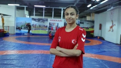 G&uuml;reş sporunun "altın kızı" Havin, başarılarıyla g&ouml;z dolduruyor