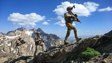 Güvenlik güçleri, Türkiye'nin en yüksekteki üs bölgesinde bayramda görev başında