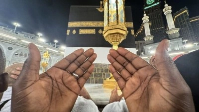 Hacı adayları Arafat &ouml;ncesi ibadetlerini s&uuml;rd&uuml;r&uuml;yor