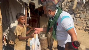 Hak İnsani Yardım Derneği, Yemen'de 10 bin kişiye kurban eti dağıttı