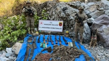 Hakkari'de terör operasyonlarında silah ve mühimmat ele geçirildi
