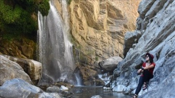 Hakkari'deki Sineber Şelalesi doğa tutkunlarının yeni rotası oldu