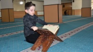 Hakkarili Abdulselam 4 yaşında Kuran-ı Kerim&#039;i hatmetti