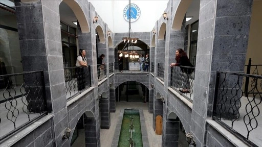 Hakkarili kadınlar, halk pazarında kurdukları iş yerleriyle esnaf olmaya hazırlanıyor