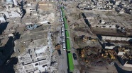 Halep'te ilk tahliye konvoyu rejimin kontrol noktasından geçti