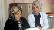Halk eğitim merkezinin 84 yaşındaki öğrencisi: Nazmiye nine