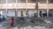 Harabe okullara sığınan 16 İdlibli aile aç uyuyor