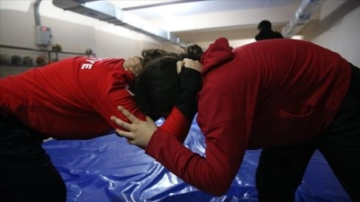 Hatay'da okuldaki kursta g&uuml;reşle tanışan &ouml;ğrenciler şampiyonalara hazırlanıyor