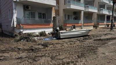 Hatay'da sağanaktan etkilenen alanlarda temizlik &ccedil;alışması başlatıldı