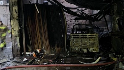 Hatay'da sanayi sitesindeki yangın 3 iş yeri ve 1 evde hasara yol a&ccedil;tı