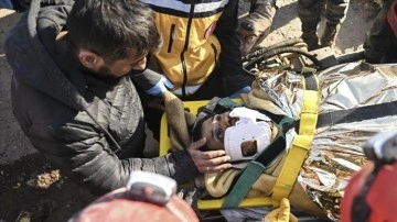 Hatay'da 36 yaşındaki Gülendam depremden 101 saat sonra enkazdan sağ çıkarıldı