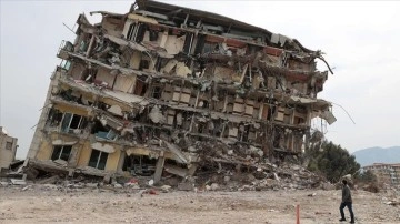 Hatay'da depremde 30 kişinin öldüğü binanın şantiye şefi tutuklandı