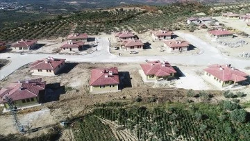 Hatay'da depremzedeler için yapılan köy evlerinde ilk teslimat kasımda