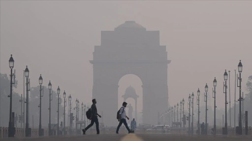 Hava kirliliğiyle mücadele eden Delhi'de 3 yılda 200 binden fazla solunum yolu enfeksiyonu görü