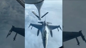 Hava Kuvvetlerinden Romanya F-16'larına havada yakıt ikmal desteği