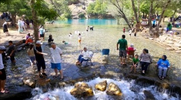 Hava sıcaklığından bunalanlar Kahramanmaraş'ın mesire alanlarında serinliyor
