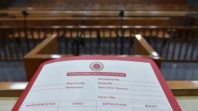 Havalimanında usuls&uuml;z &uuml;r&uuml;n &ccedil;ıkarıp satan g&uuml;mr&uuml;k g&ouml;revlisinden "tadına baktım" savunması