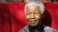 Hayatını ırk ayrımcılığıyla mücadeleye adayan lider: Nelson Mandela