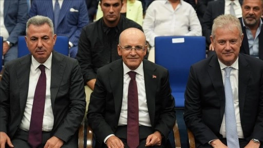 Hazine ve Maliye Bakanı Mehmet Şimşek İzmir'de iş insanlarıyla buluştu