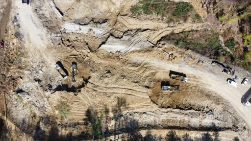 Heyelan sebebiyle kapanan Kastamonu-Çatalzeytin kara yolunda çalışmalar sürüyor