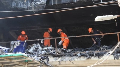 Hindistan'da otel restoranında yangın: 21 &ouml;l&uuml;