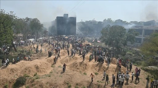 Hindistan'da düşen uçağı 'dakikalar' ile kaçıran yolcu kazadan kurtuldu