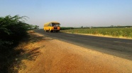 Hindistan'da otobüs kazası: 27 çocuk öldü