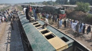 Hindistan'da tren kazası: 36 ölü