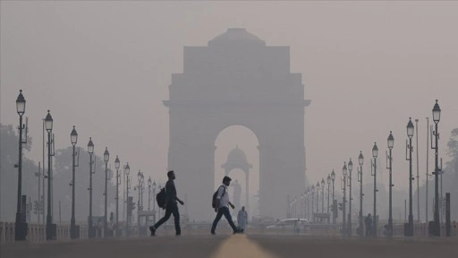Hindistan, hava kirliliğiyle mücadele kapsamında önlemleri sıkılaştırıyor