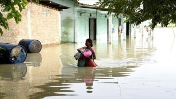 Hindistan'da şiddetli yağışlar nedeniyle ölenlerin sayısı 131'e yükseldi