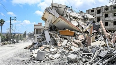 Hizbullah, İsrail'in L&uuml;bnan'ın g&uuml;neyine saldırılar d&uuml;zenleyerek ateşkesi ihlal ettiğini bi