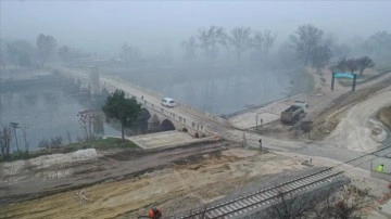 Hızlı tren altyapı çalışmaları nedeniyle kapatılan tarihi Tunca Köprüsü trafiğe açıldı